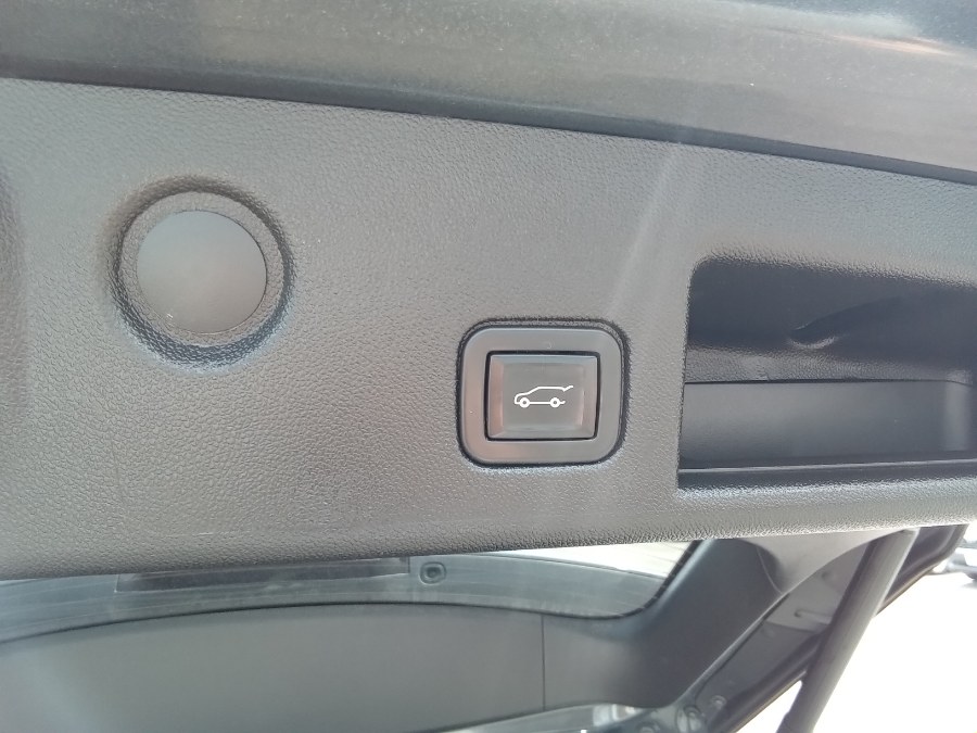 2020 Chevrolet Equinox FWD 4dr LT w/1LT, available for sale in Irvington, New Jersey | NJ Used Cars Center. Irvington, New Jersey 2020 Chevrolet Equinox FWD 4dr LT w/1LT, available for sale in Irvington, New Jersey | NJ Used Cars Center. Irvington, New Jersey