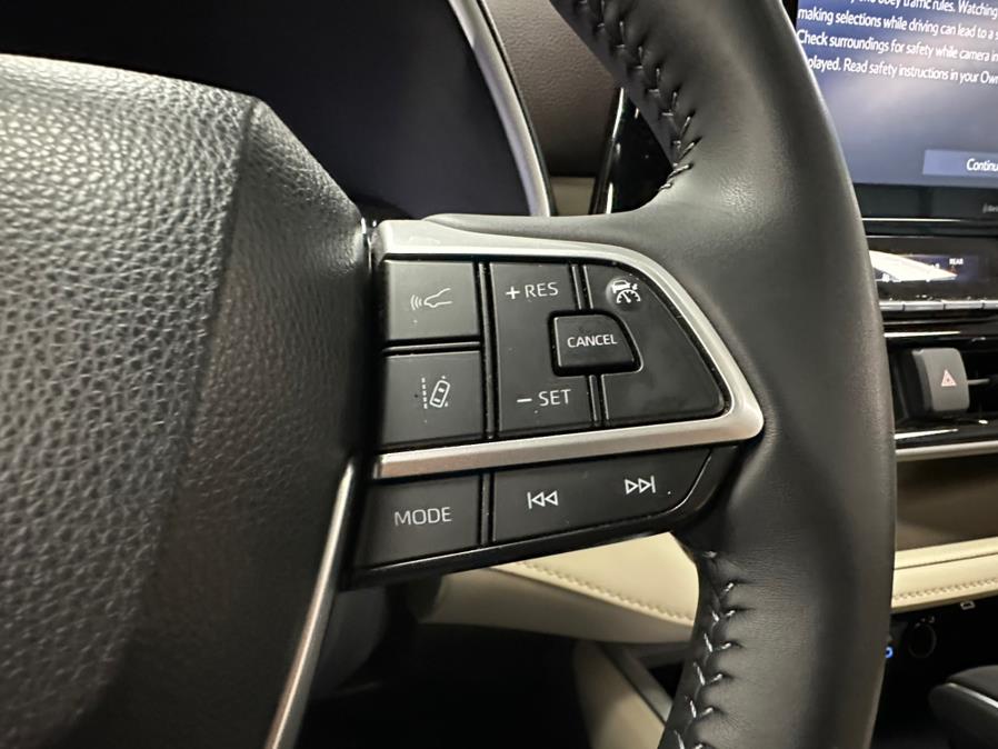 2022 Toyota Highlander XLE AWD (Natl), available for sale in Inwood, New York | 5 Towns Drive. Inwood, New York 2022 Toyota Highlander XLE AWD (Natl), available for sale in Inwood, New York | 5 Towns Drive. Inwood, New York
