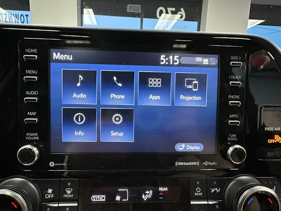 2022 Toyota Highlander XLE AWD (Natl), available for sale in Inwood, New York | 5 Towns Drive. Inwood, New York 2022 Toyota Highlander XLE AWD (Natl), available for sale in Inwood, New York | 5 Towns Drive. Inwood, New York