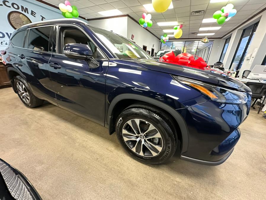 2022 Toyota Highlander XLE AWD (Natl), available for sale in Inwood, New York | 5 Towns Drive. Inwood, New York 2022 Toyota Highlander XLE AWD (Natl), available for sale in Inwood, New York | 5 Towns Drive. Inwood, New York