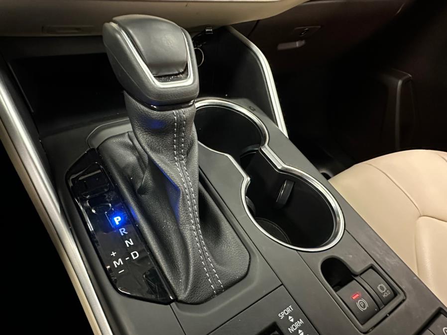 2022 Toyota Highlander XLE AWD (Natl), available for sale in Inwood, New York | 5 Towns Drive. Inwood, New York 2022 Toyota Highlander XLE AWD (Natl), available for sale in Inwood, New York | 5 Towns Drive. Inwood, New York