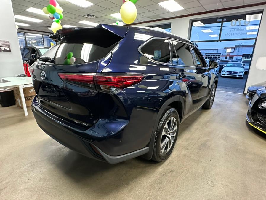2022 Toyota Highlander XLE AWD (Natl), available for sale in Inwood, New York | 5 Towns Drive. Inwood, New York 2022 Toyota Highlander XLE AWD (Natl), available for sale in Inwood, New York | 5 Towns Drive. Inwood, New York
