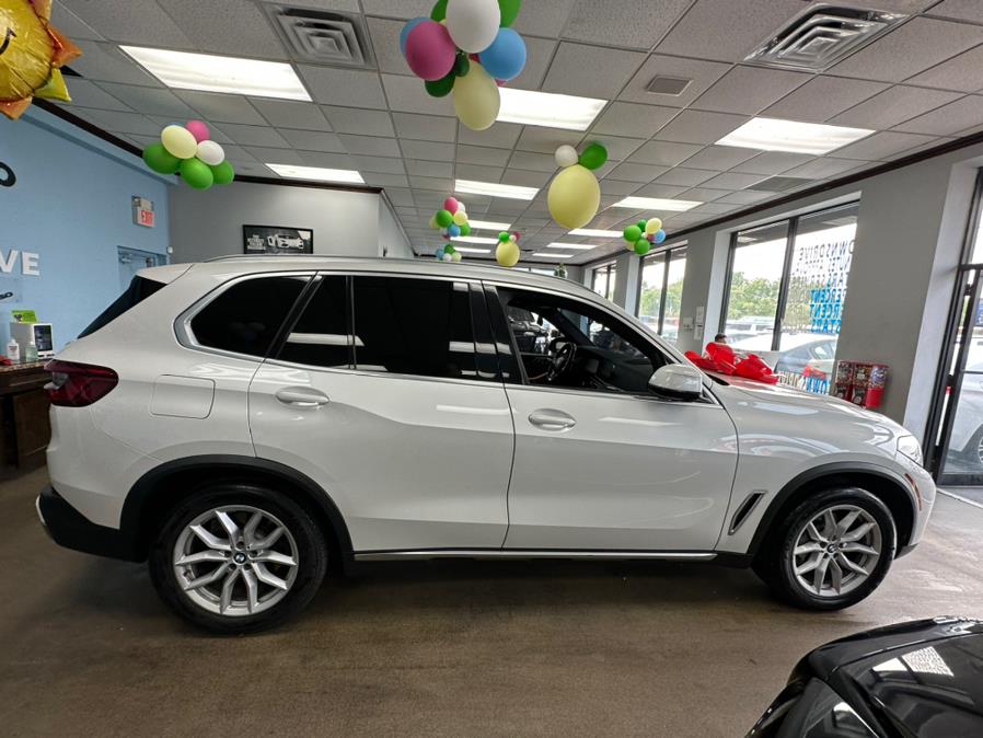 2019 BMW X5 xDrive40i Sports Activity Vehicle, available for sale in Inwood, New York | 5 Towns Drive. Inwood, New York 2019 BMW X5 xDrive40i Sports Activity Vehicle, available for sale in Inwood, New York | 5 Towns Drive. Inwood, New York