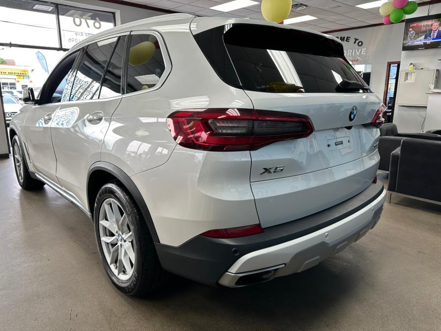 2019 BMW X5 xDrive40i Sports Activity Vehicle, available for sale in Inwood, New York | 5 Towns Drive. Inwood, New York 2019 BMW X5 xDrive40i Sports Activity Vehicle, available for sale in Inwood, New York | 5 Towns Drive. Inwood, New York
