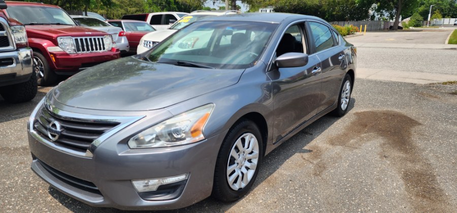 Used 2014 Nissan Altima in Patchogue, New York | Romaxx Truxx. Patchogue, New York