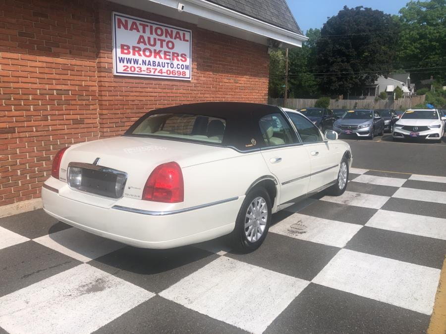 2006 Lincoln Town Car 4dr Sdn Signature, available for sale in Waterbury, Connecticut | National Auto Brokers, Inc.. Waterbury, Connecticut 2006 Lincoln Town Car 4dr Sdn Signature, available for sale in Waterbury, Connecticut | National Auto Brokers, Inc.. Waterbury, Connecticut