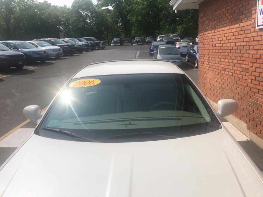 2006 Lincoln Town Car 4dr Sdn Signature, available for sale in Waterbury, Connecticut | National Auto Brokers, Inc.. Waterbury, Connecticut 2006 Lincoln Town Car 4dr Sdn Signature, available for sale in Waterbury, Connecticut | National Auto Brokers, Inc.. Waterbury, Connecticut