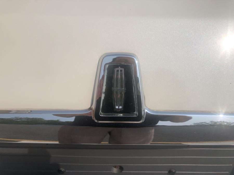 2006 Lincoln Town Car 4dr Sdn Signature, available for sale in Waterbury, Connecticut | National Auto Brokers, Inc.. Waterbury, Connecticut 2006 Lincoln Town Car 4dr Sdn Signature, available for sale in Waterbury, Connecticut | National Auto Brokers, Inc.. Waterbury, Connecticut