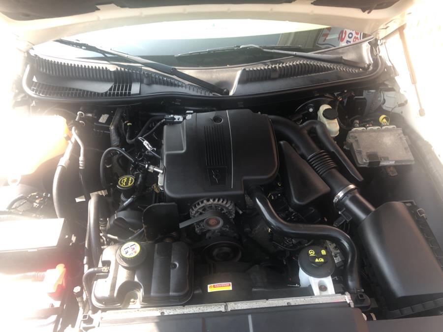 2006 Lincoln Town Car 4dr Sdn Signature, available for sale in Waterbury, Connecticut | National Auto Brokers, Inc.. Waterbury, Connecticut 2006 Lincoln Town Car 4dr Sdn Signature, available for sale in Waterbury, Connecticut | National Auto Brokers, Inc.. Waterbury, Connecticut