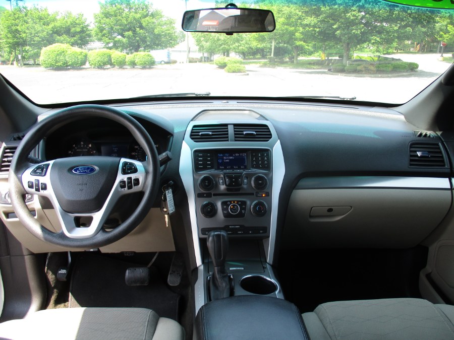 2014 Ford Explorer 4WD 4dr Base, available for sale in New Britain, Connecticut | Universal Motors LLC. New Britain, Connecticut 2014 Ford Explorer 4WD 4dr Base, available for sale in New Britain, Connecticut | Universal Motors LLC. New Britain, Connecticut