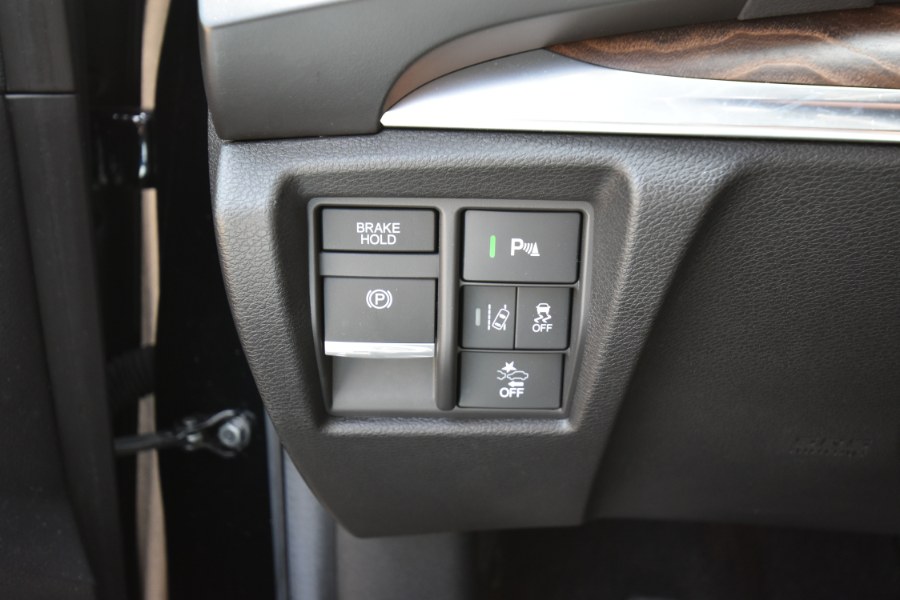 2020 Acura MDX SH-AWD 7-Passenger w/Technology Pkg, available for sale in Waterbury, Connecticut | Highline Car Connection. Waterbury, Connecticut 2020 Acura MDX SH-AWD 7-Passenger w/Technology Pkg, available for sale in Waterbury, Connecticut | Highline Car Connection. Waterbury, Connecticut