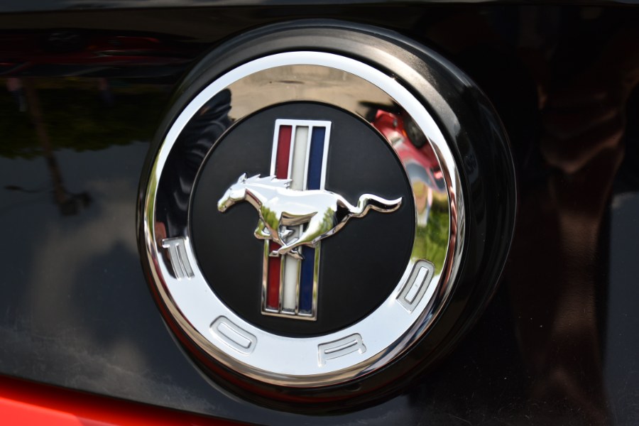 2013 Ford Mustang 2dr Cpe V6, available for sale in Waterbury, Connecticut | Highline Car Connection. Waterbury, Connecticut 2013 Ford Mustang 2dr Cpe V6, available for sale in Waterbury, Connecticut | Highline Car Connection. Waterbury, Connecticut