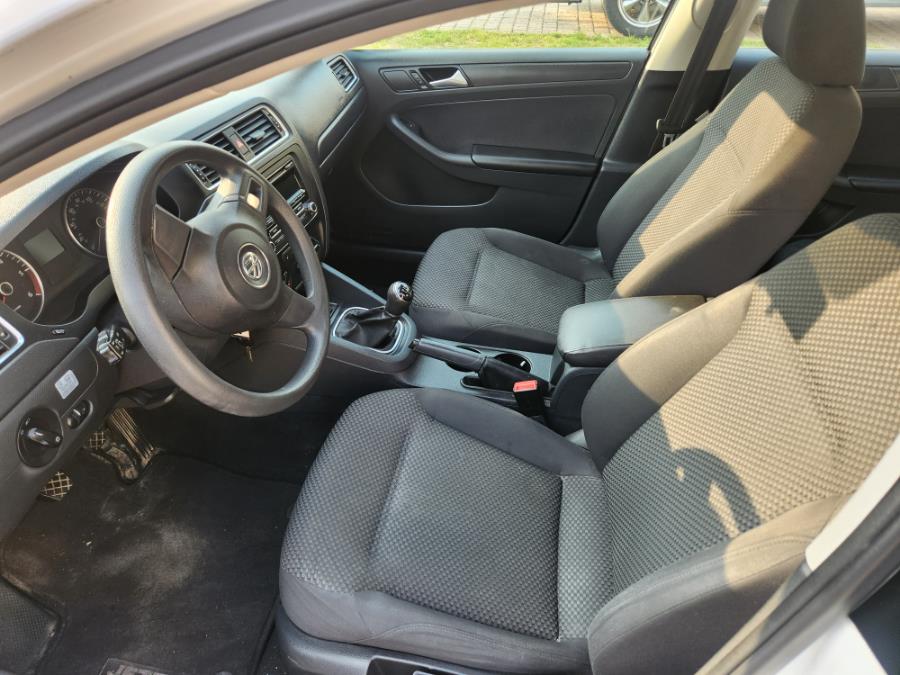 2014 Volkswagen Jetta Sedan 4dr Man TDI w/Premium/Nav, available for sale in West Babylon, New York | SGM Auto Sales. West Babylon, New York 2014 Volkswagen Jetta Sedan 4dr Man TDI w/Premium/Nav, available for sale in West Babylon, New York | SGM Auto Sales. West Babylon, New York