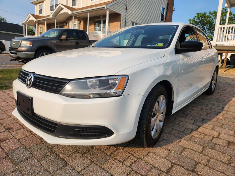 2014 Volkswagen Jetta Sedan 4dr Man TDI w/Premium/Nav, available for sale in West Babylon, New York | SGM Auto Sales. West Babylon, New York 2014 Volkswagen Jetta Sedan 4dr Man TDI w/Premium/Nav, available for sale in West Babylon, New York | SGM Auto Sales. West Babylon, New York