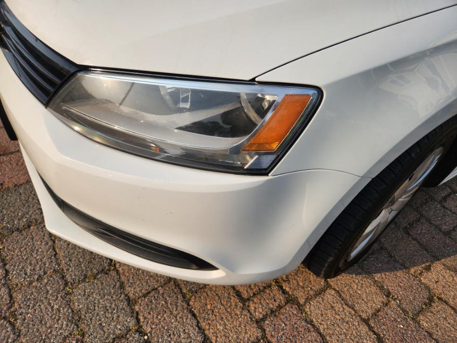 2014 Volkswagen Jetta Sedan 4dr Man TDI w/Premium/Nav, available for sale in West Babylon, New York | SGM Auto Sales. West Babylon, New York 2014 Volkswagen Jetta Sedan 4dr Man TDI w/Premium/Nav, available for sale in West Babylon, New York | SGM Auto Sales. West Babylon, New York