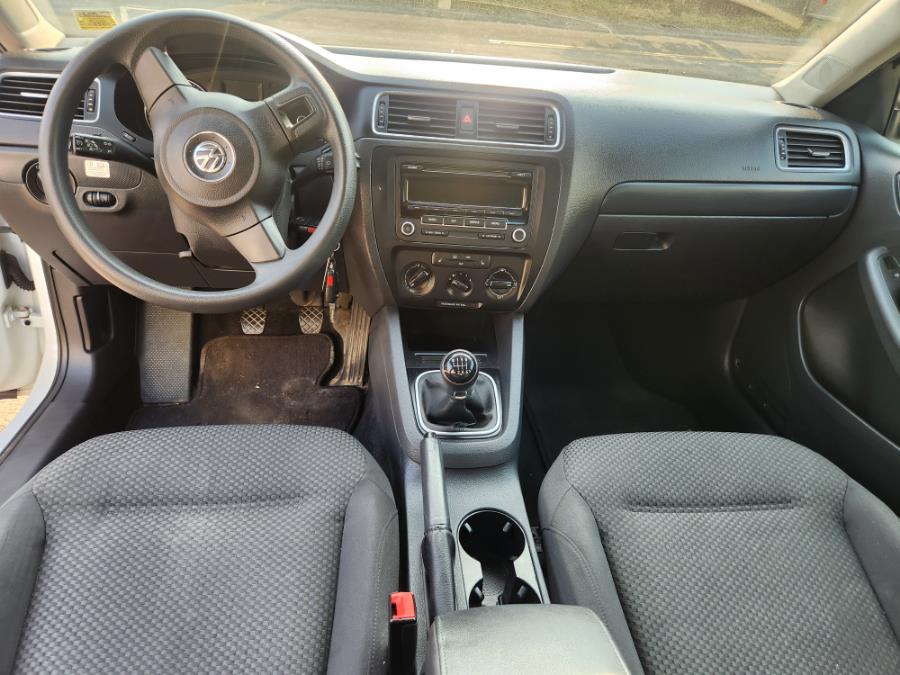 2014 Volkswagen Jetta Sedan 4dr Man TDI w/Premium/Nav, available for sale in West Babylon, New York | SGM Auto Sales. West Babylon, New York 2014 Volkswagen Jetta Sedan 4dr Man TDI w/Premium/Nav, available for sale in West Babylon, New York | SGM Auto Sales. West Babylon, New York