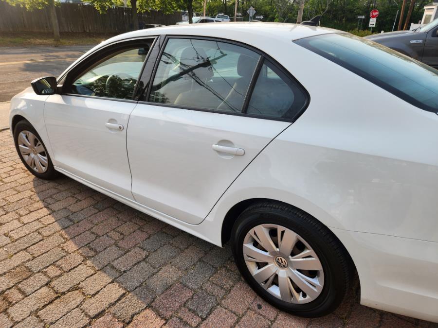 2014 Volkswagen Jetta Sedan 4dr Man TDI w/Premium/Nav, available for sale in West Babylon, New York | SGM Auto Sales. West Babylon, New York 2014 Volkswagen Jetta Sedan 4dr Man TDI w/Premium/Nav, available for sale in West Babylon, New York | SGM Auto Sales. West Babylon, New York