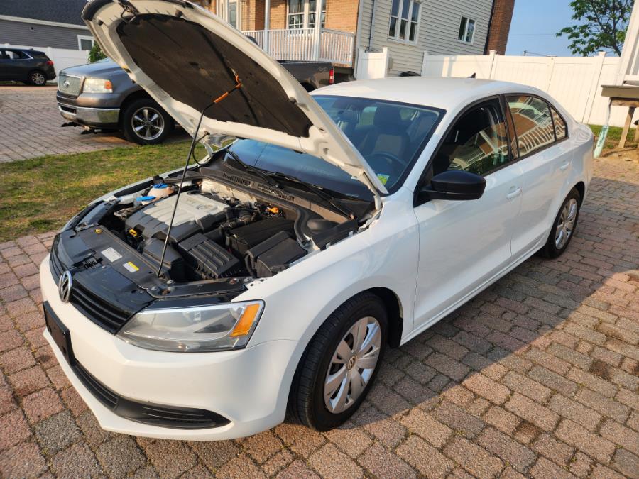 2014 Volkswagen Jetta Sedan 4dr Man TDI w/Premium/Nav, available for sale in West Babylon, New York | SGM Auto Sales. West Babylon, New York 2014 Volkswagen Jetta Sedan 4dr Man TDI w/Premium/Nav, available for sale in West Babylon, New York | SGM Auto Sales. West Babylon, New York