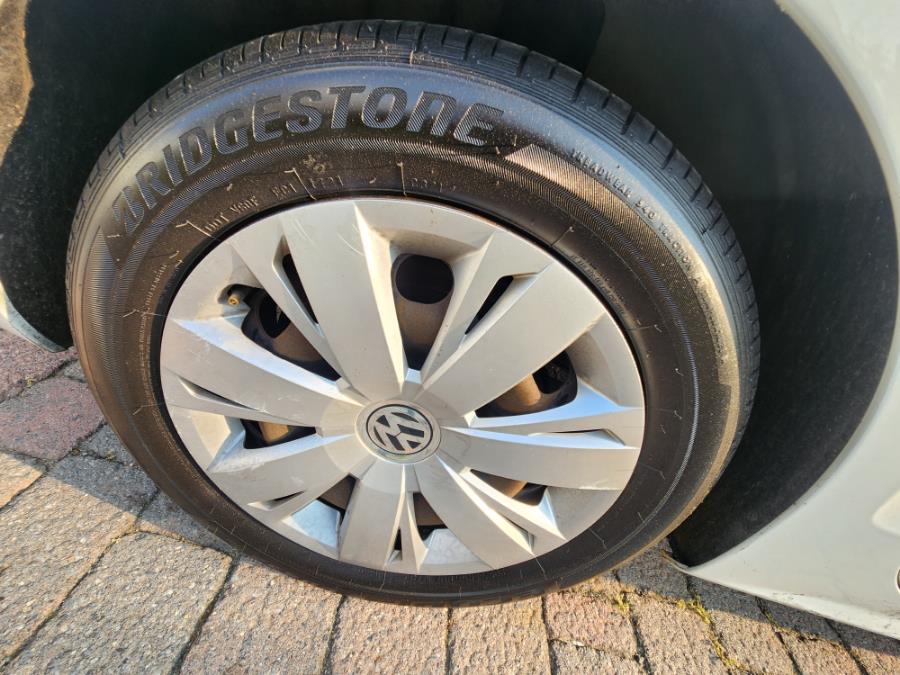 2014 Volkswagen Jetta Sedan 4dr Man TDI w/Premium/Nav, available for sale in West Babylon, New York | SGM Auto Sales. West Babylon, New York 2014 Volkswagen Jetta Sedan 4dr Man TDI w/Premium/Nav, available for sale in West Babylon, New York | SGM Auto Sales. West Babylon, New York