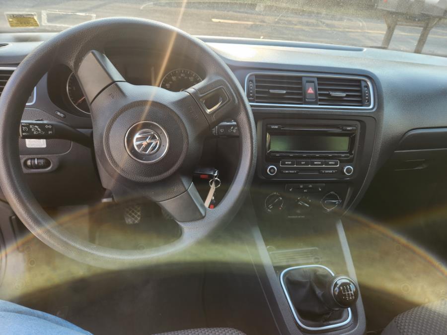 2014 Volkswagen Jetta Sedan 4dr Man TDI w/Premium/Nav, available for sale in West Babylon, New York | SGM Auto Sales. West Babylon, New York 2014 Volkswagen Jetta Sedan 4dr Man TDI w/Premium/Nav, available for sale in West Babylon, New York | SGM Auto Sales. West Babylon, New York