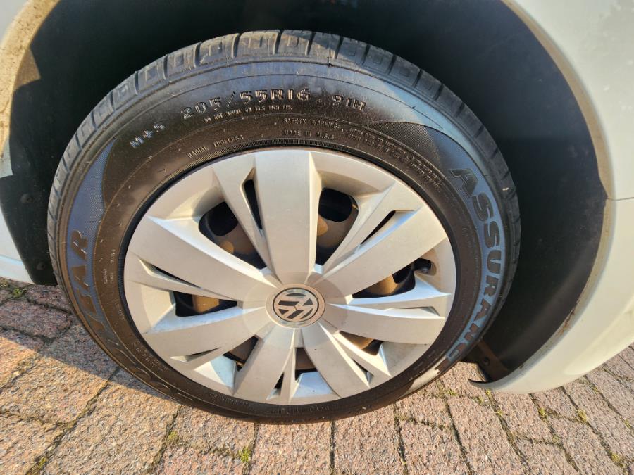 2014 Volkswagen Jetta Sedan 4dr Man TDI w/Premium/Nav, available for sale in West Babylon, New York | SGM Auto Sales. West Babylon, New York 2014 Volkswagen Jetta Sedan 4dr Man TDI w/Premium/Nav, available for sale in West Babylon, New York | SGM Auto Sales. West Babylon, New York