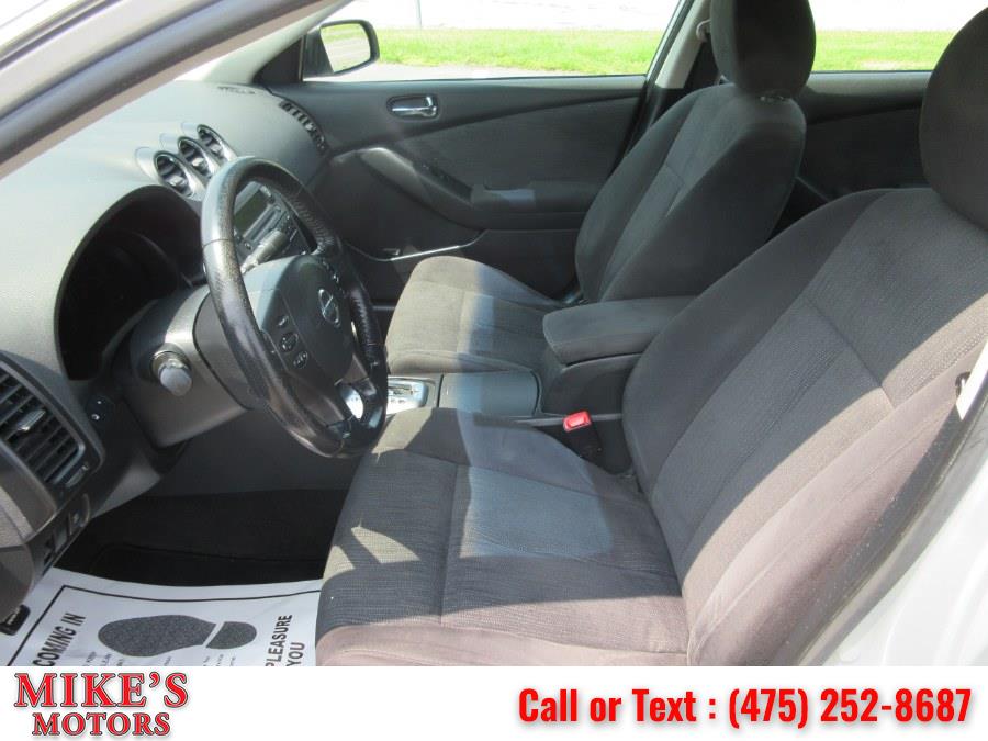 2010 Nissan Altima 4dr Sdn V6 CVT 3.5 SR, available for sale in Stratford, Connecticut | Mike's Motors LLC. Stratford, Connecticut 2010 Nissan Altima 4dr Sdn V6 CVT 3.5 SR, available for sale in Stratford, Connecticut | Mike's Motors LLC. Stratford, Connecticut