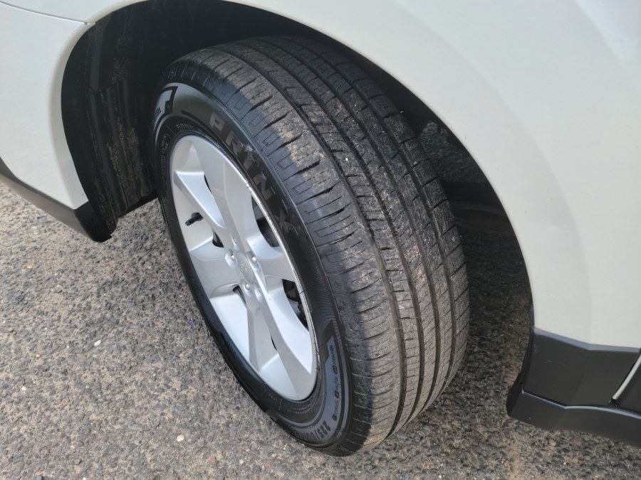 2013 Subaru Outback Premium AWD, available for sale in East Windsor, Connecticut | Toro Auto. East Windsor, Connecticut 2013 Subaru Outback Premium AWD, available for sale in East Windsor, Connecticut | Toro Auto. East Windsor, Connecticut