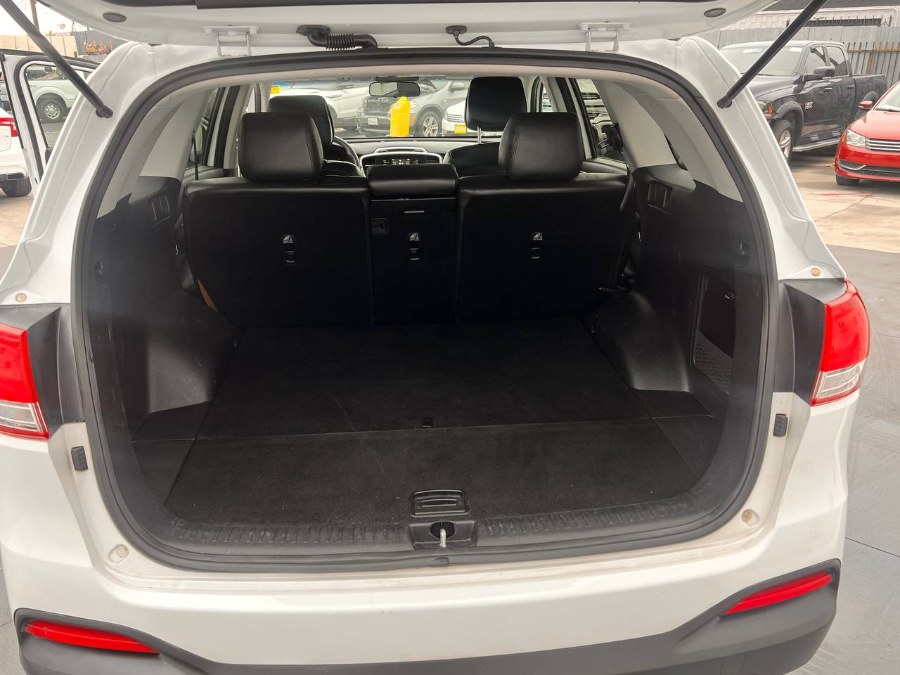 2016 Kia Sorento FWD 4dr 2.4L LX, available for sale in Santa Ana, California | Auto Max Of Santa Ana. Santa Ana, California 2016 Kia Sorento FWD 4dr 2.4L LX, available for sale in Santa Ana, California | Auto Max Of Santa Ana. Santa Ana, California