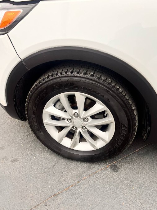 2016 Kia Sorento FWD 4dr 2.4L LX, available for sale in Santa Ana, California | Auto Max Of Santa Ana. Santa Ana, California 2016 Kia Sorento FWD 4dr 2.4L LX, available for sale in Santa Ana, California | Auto Max Of Santa Ana. Santa Ana, California