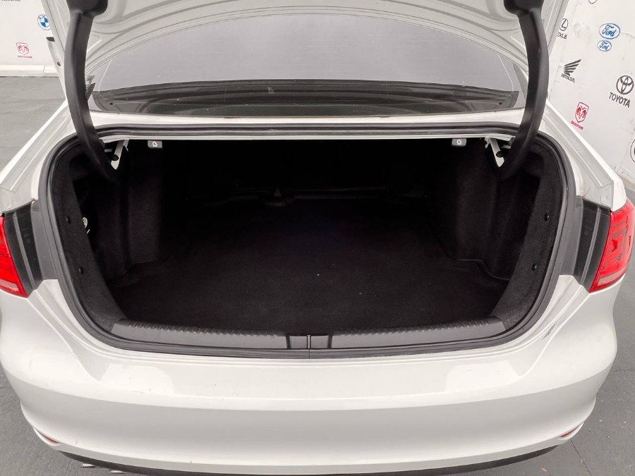 2014 Volkswagen Jetta Sedan 4dr DSG GLI, available for sale in Santa Ana, California | Auto Max Of Santa Ana. Santa Ana, California 2014 Volkswagen Jetta Sedan 4dr DSG GLI, available for sale in Santa Ana, California | Auto Max Of Santa Ana. Santa Ana, California
