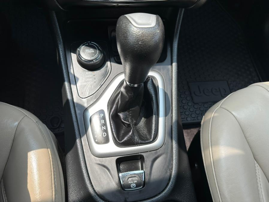 2017 Jeep Cherokee Latitude 4x4, available for sale in South Windsor, Connecticut | Mike And Tony Auto Sales, Inc. South Windsor, Connecticut 2017 Jeep Cherokee Latitude 4x4, available for sale in South Windsor, Connecticut | Mike And Tony Auto Sales, Inc. South Windsor, Connecticut