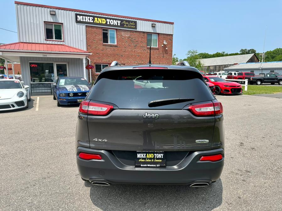 2017 Jeep Cherokee Latitude 4x4, available for sale in South Windsor, Connecticut | Mike And Tony Auto Sales, Inc. South Windsor, Connecticut 2017 Jeep Cherokee Latitude 4x4, available for sale in South Windsor, Connecticut | Mike And Tony Auto Sales, Inc. South Windsor, Connecticut
