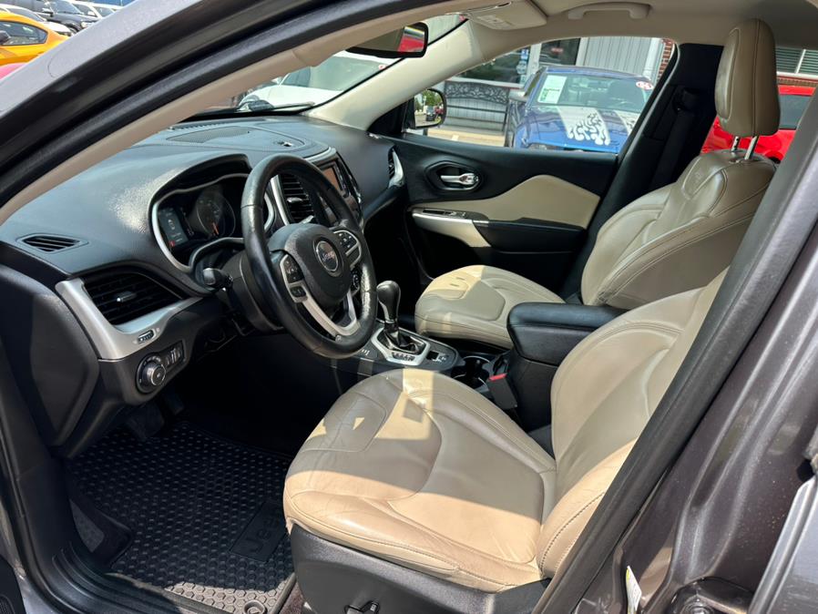 2017 Jeep Cherokee Latitude 4x4, available for sale in South Windsor, Connecticut | Mike And Tony Auto Sales, Inc. South Windsor, Connecticut 2017 Jeep Cherokee Latitude 4x4, available for sale in South Windsor, Connecticut | Mike And Tony Auto Sales, Inc. South Windsor, Connecticut
