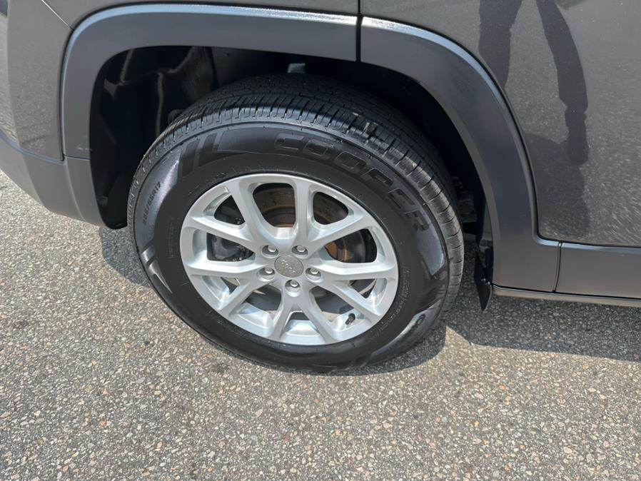 2017 Jeep Cherokee Latitude 4x4, available for sale in South Windsor, Connecticut | Mike And Tony Auto Sales, Inc. South Windsor, Connecticut 2017 Jeep Cherokee Latitude 4x4, available for sale in South Windsor, Connecticut | Mike And Tony Auto Sales, Inc. South Windsor, Connecticut