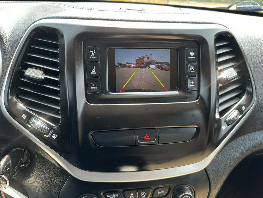 2017 Jeep Cherokee Latitude 4x4, available for sale in South Windsor, Connecticut | Mike And Tony Auto Sales, Inc. South Windsor, Connecticut 2017 Jeep Cherokee Latitude 4x4, available for sale in South Windsor, Connecticut | Mike And Tony Auto Sales, Inc. South Windsor, Connecticut