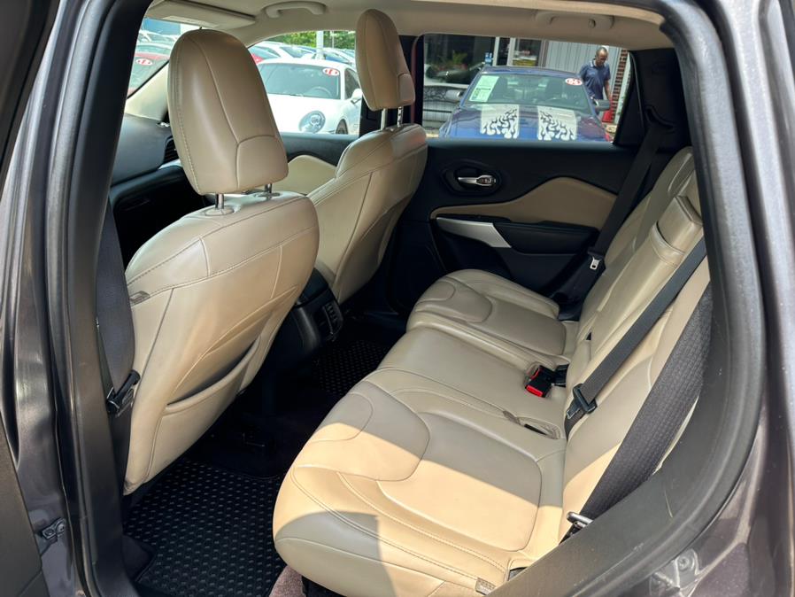 2017 Jeep Cherokee Latitude 4x4, available for sale in South Windsor, Connecticut | Mike And Tony Auto Sales, Inc. South Windsor, Connecticut 2017 Jeep Cherokee Latitude 4x4, available for sale in South Windsor, Connecticut | Mike And Tony Auto Sales, Inc. South Windsor, Connecticut