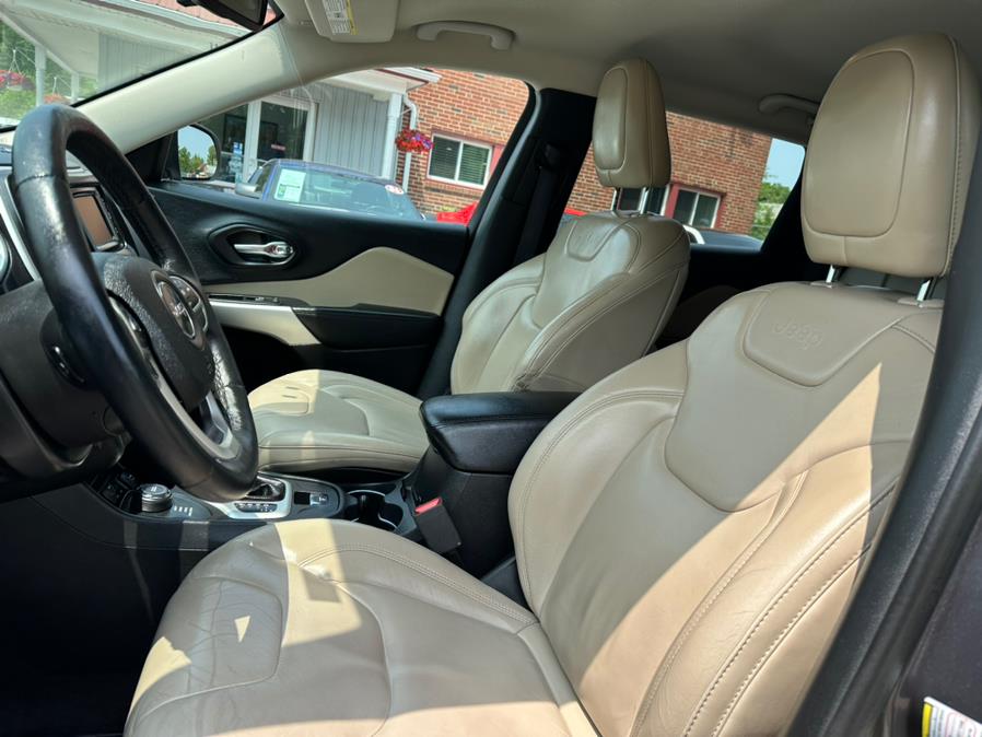2017 Jeep Cherokee Latitude 4x4, available for sale in South Windsor, Connecticut | Mike And Tony Auto Sales, Inc. South Windsor, Connecticut 2017 Jeep Cherokee Latitude 4x4, available for sale in South Windsor, Connecticut | Mike And Tony Auto Sales, Inc. South Windsor, Connecticut