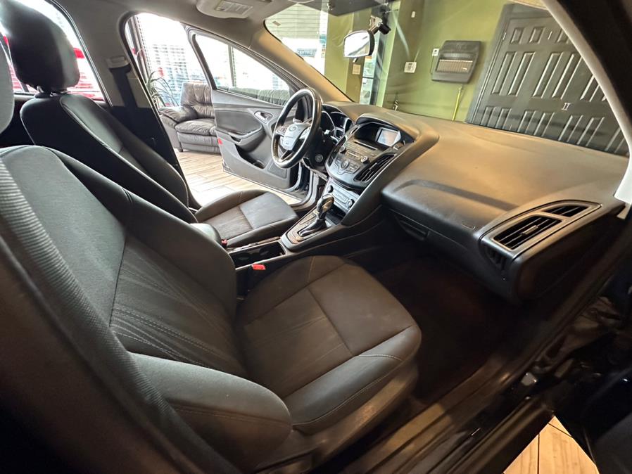2016 Ford Focus 4dr Sdn SE, available for sale in West Hartford, Connecticut | AutoMax. West Hartford, Connecticut 2016 Ford Focus 4dr Sdn SE, available for sale in West Hartford, Connecticut | AutoMax. West Hartford, Connecticut