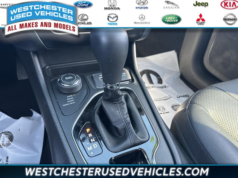 2019 Jeep Cherokee Limited, available for sale in White Plains, New York | Westchester Used Vehicles. White Plains, New York 2019 Jeep Cherokee Limited, available for sale in White Plains, New York | Westchester Used Vehicles. White Plains, New York