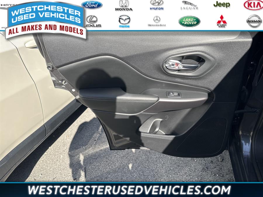 2019 Jeep Cherokee Limited, available for sale in White Plains, New York | Westchester Used Vehicles. White Plains, New York 2019 Jeep Cherokee Limited, available for sale in White Plains, New York | Westchester Used Vehicles. White Plains, New York
