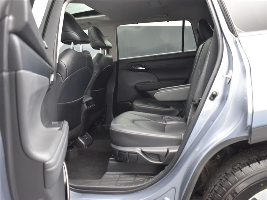 2022 Toyota Highlander XLE AWD (Natl), available for sale in Irvington, New Jersey | Foreign Auto Imports. Irvington, New Jersey 2022 Toyota Highlander XLE AWD (Natl), available for sale in Irvington, New Jersey | Foreign Auto Imports. Irvington, New Jersey