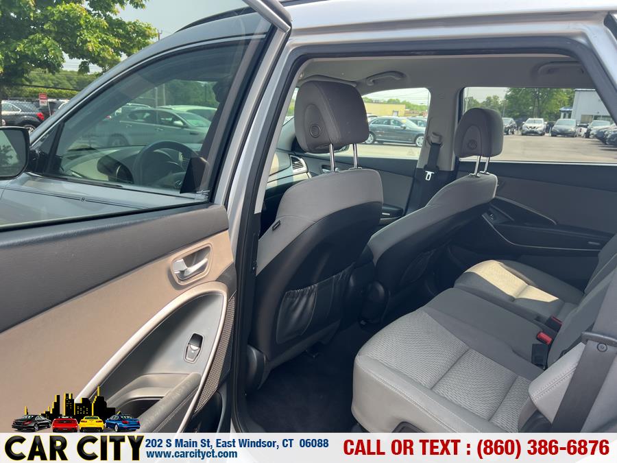 2017 Hyundai Santa Fe SE 3.3L Auto, available for sale in East Windsor, Connecticut | Car City LLC. East Windsor, Connecticut 2017 Hyundai Santa Fe SE 3.3L Auto, available for sale in East Windsor, Connecticut | Car City LLC. East Windsor, Connecticut