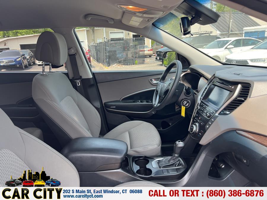 2017 Hyundai Santa Fe SE 3.3L Auto, available for sale in East Windsor, Connecticut | Car City LLC. East Windsor, Connecticut 2017 Hyundai Santa Fe SE 3.3L Auto, available for sale in East Windsor, Connecticut | Car City LLC. East Windsor, Connecticut