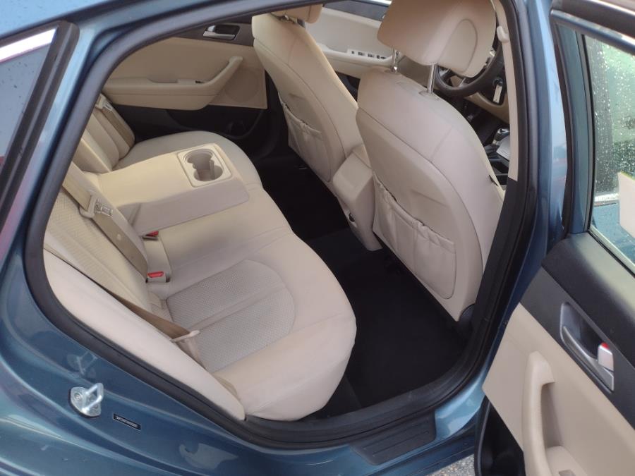 2017 Hyundai Sonata SE 2.4L, available for sale in Chicopee, Massachusetts | Matts Auto Mall LLC. Chicopee, Massachusetts 2017 Hyundai Sonata SE 2.4L, available for sale in Chicopee, Massachusetts | Matts Auto Mall LLC. Chicopee, Massachusetts
