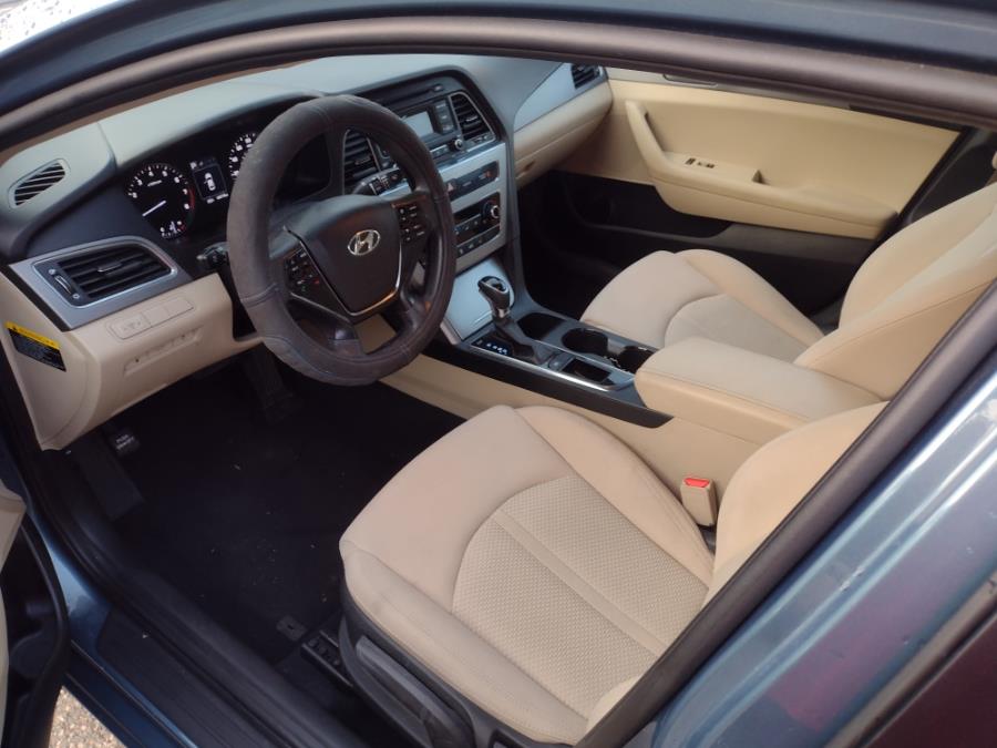 2017 Hyundai Sonata SE 2.4L, available for sale in Chicopee, Massachusetts | Matts Auto Mall LLC. Chicopee, Massachusetts 2017 Hyundai Sonata SE 2.4L, available for sale in Chicopee, Massachusetts | Matts Auto Mall LLC. Chicopee, Massachusetts