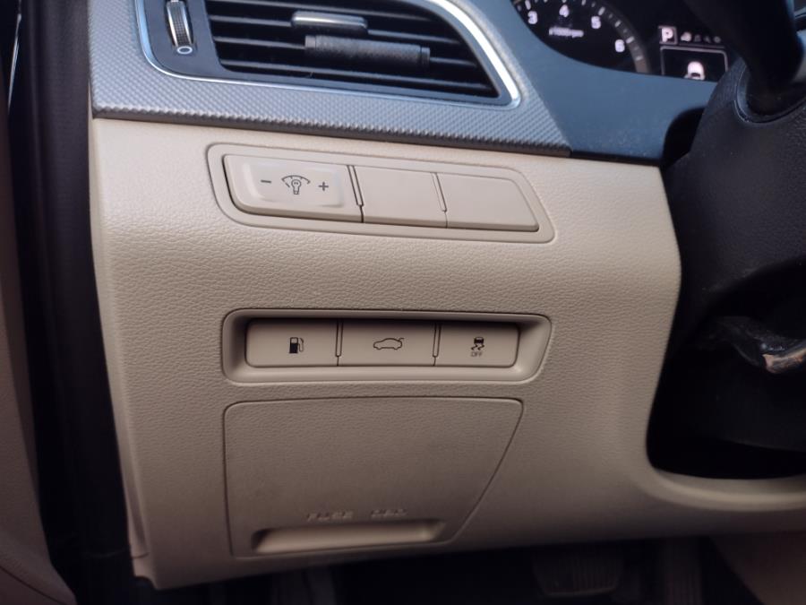 2017 Hyundai Sonata SE 2.4L, available for sale in Chicopee, Massachusetts | Matts Auto Mall LLC. Chicopee, Massachusetts 2017 Hyundai Sonata SE 2.4L, available for sale in Chicopee, Massachusetts | Matts Auto Mall LLC. Chicopee, Massachusetts