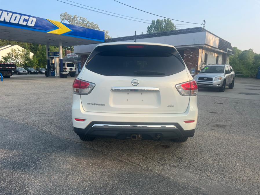 2014 Nissan Pathfinder 4WD 4dr SV, available for sale in Swansea, Massachusetts | Gas On The Run. Swansea, Massachusetts 2014 Nissan Pathfinder 4WD 4dr SV, available for sale in Swansea, Massachusetts | Gas On The Run. Swansea, Massachusetts