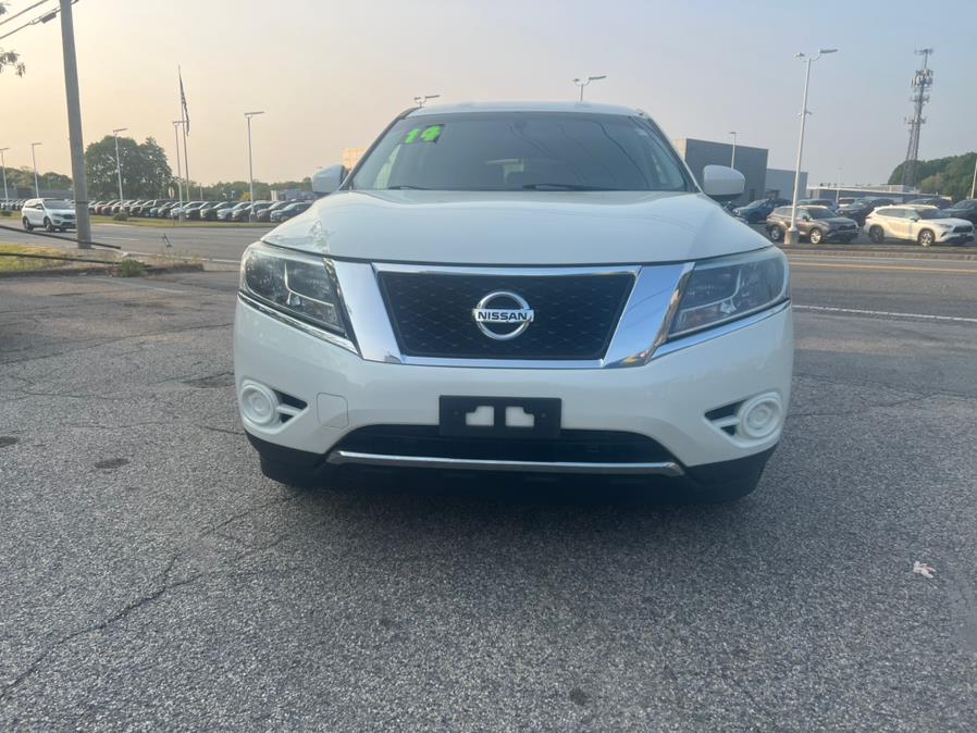 2014 Nissan Pathfinder 4WD 4dr SV, available for sale in Swansea, Massachusetts | Gas On The Run. Swansea, Massachusetts 2014 Nissan Pathfinder 4WD 4dr SV, available for sale in Swansea, Massachusetts | Gas On The Run. Swansea, Massachusetts