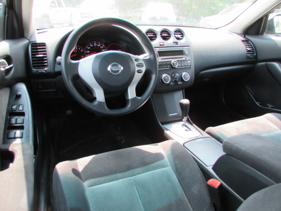 2009 Nissan Altima 4dr Sdn I4 CVT 2.5 S, available for sale in East Windsor, Connecticut | United Auto Sales of E Windsor, Inc. East Windsor, Connecticut 2009 Nissan Altima 4dr Sdn I4 CVT 2.5 S, available for sale in East Windsor, Connecticut | United Auto Sales of E Windsor, Inc. East Windsor, Connecticut