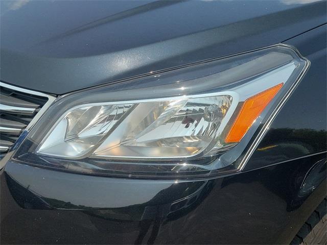 2017 Chevrolet Traverse LT, available for sale in Stratford, Connecticut | Wiz Leasing Inc. Stratford, Connecticut 2017 Chevrolet Traverse LT, available for sale in Stratford, Connecticut | Wiz Leasing Inc. Stratford, Connecticut